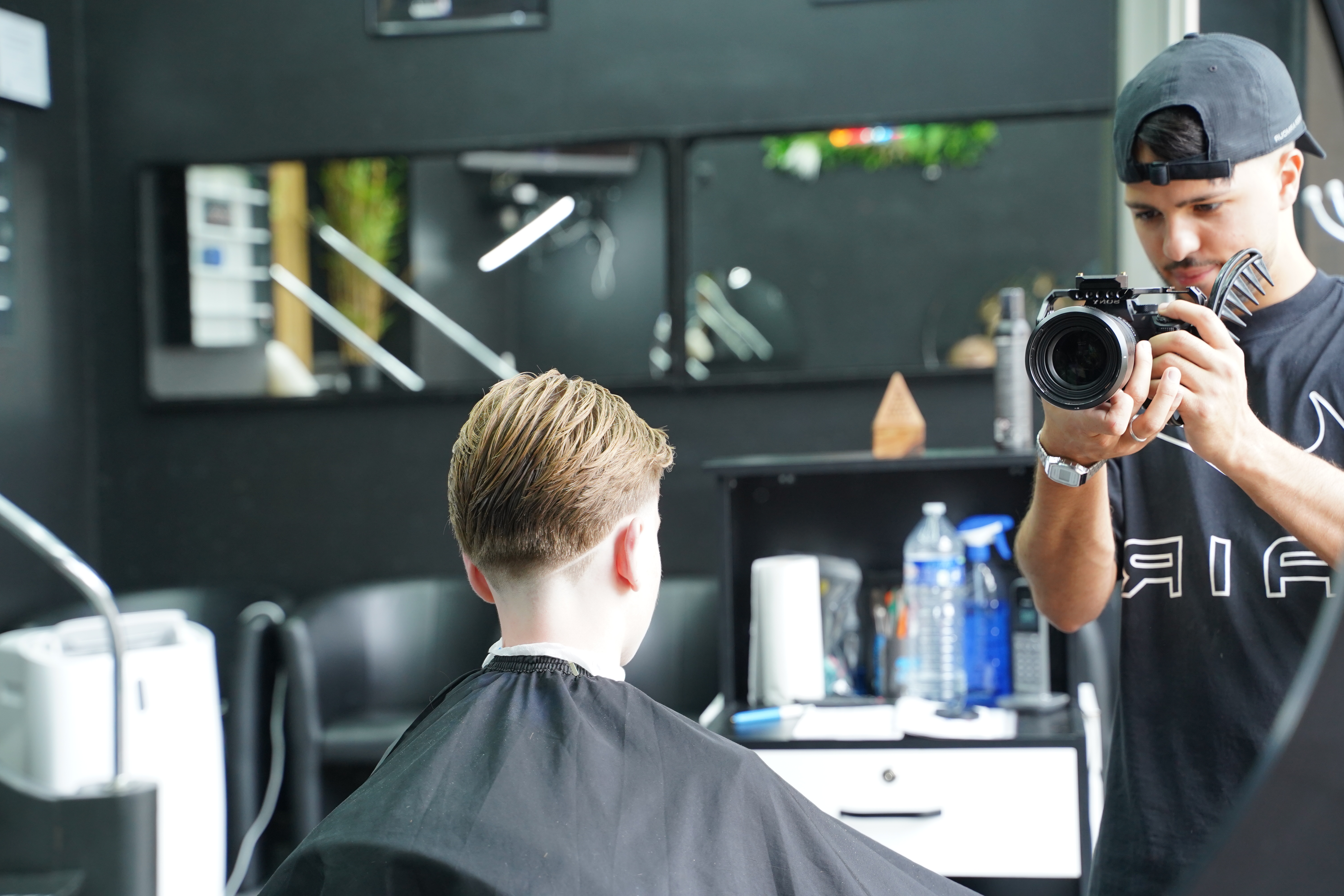 Photo après la coupe chez Akridi Barber